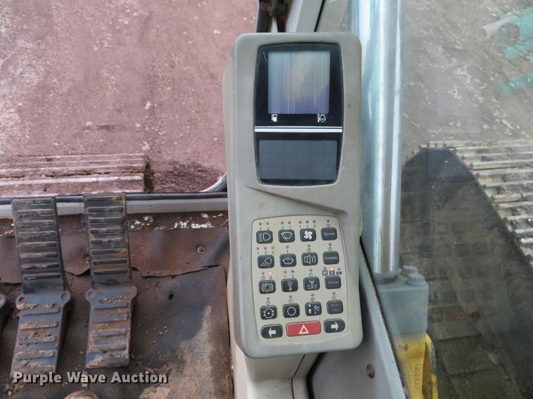 image for item DE5043 2000 New Holland EC450 excavator