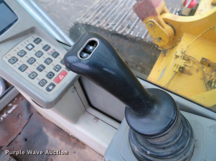 image for item DE5043 2000 New Holland EC450 excavator