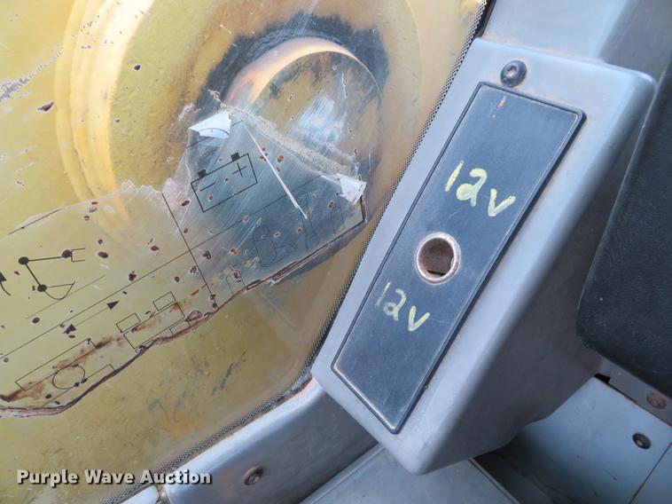 image for item DE5043 2000 New Holland EC450 excavator