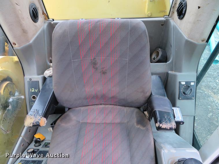 image for item DE5043 2000 New Holland EC450 excavator