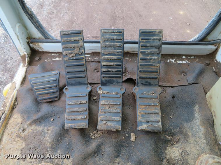 image for item DE5043 2000 New Holland EC450 excavator