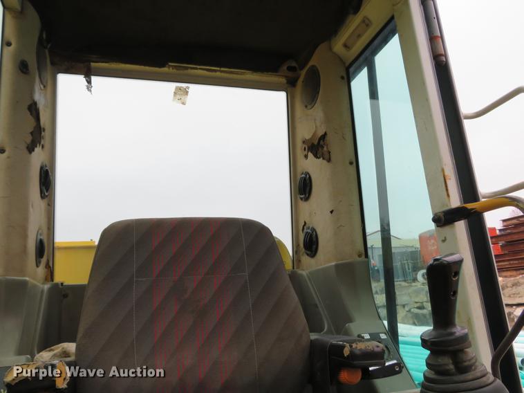 image for item DE5043 2000 New Holland EC450 excavator