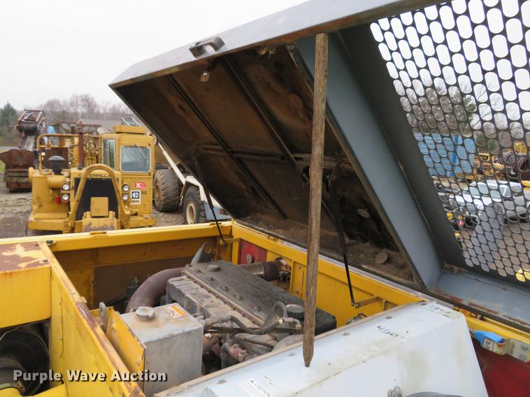 image for item DE5043 2000 New Holland EC450 excavator