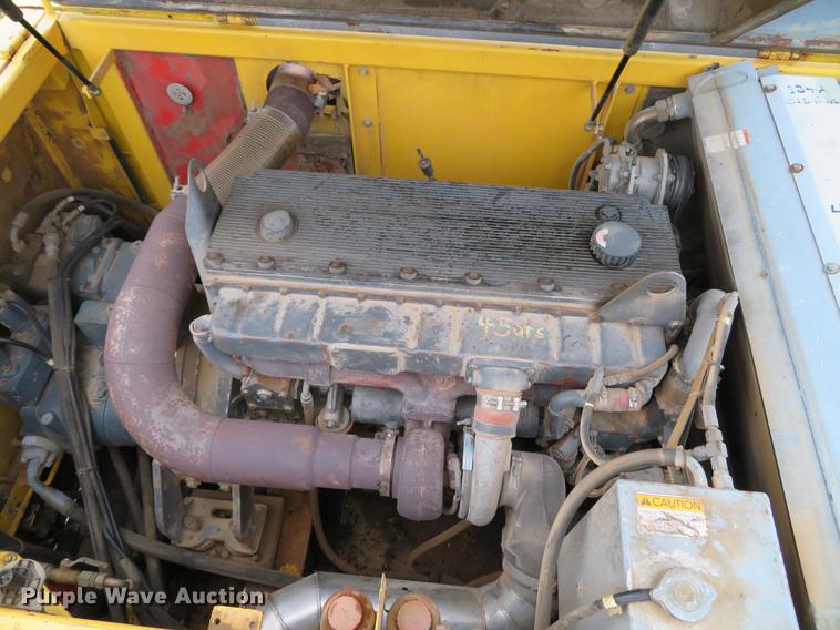 image for item DE5043 2000 New Holland EC450 excavator