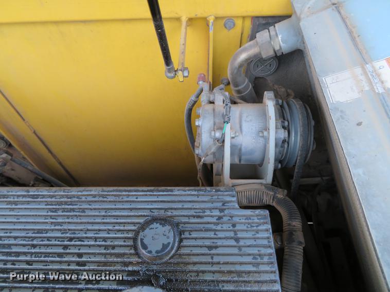 image for item DE5043 2000 New Holland EC450 excavator