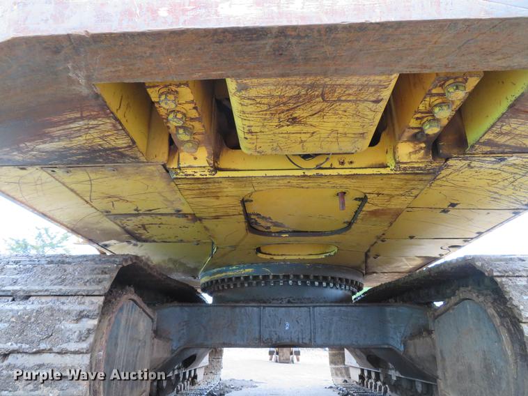 image for item DE5043 2000 New Holland EC450 excavator