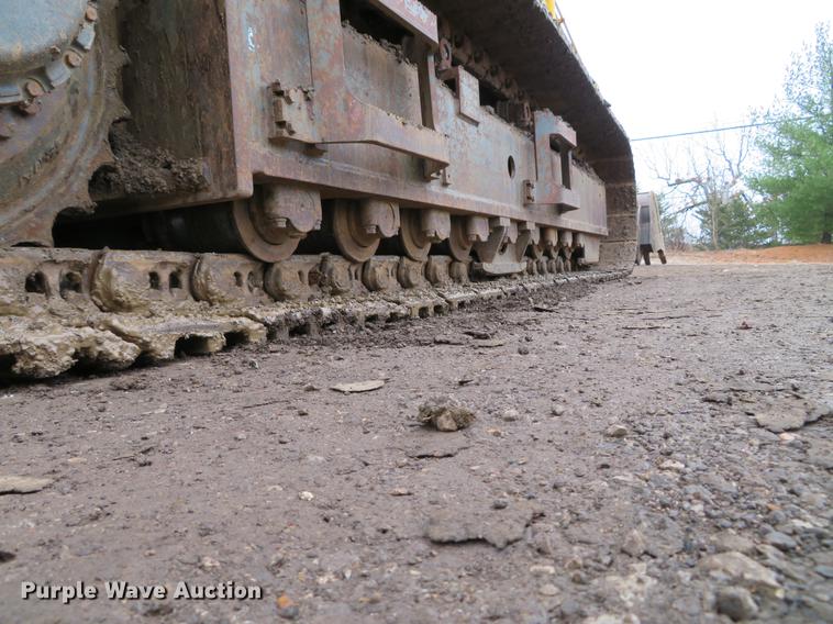 image for item DE5043 2000 New Holland EC450 excavator