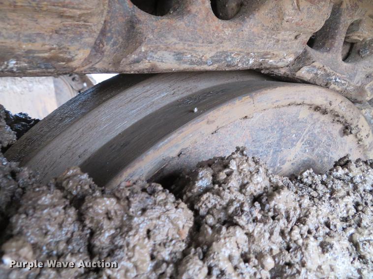 image for item DE5043 2000 New Holland EC450 excavator