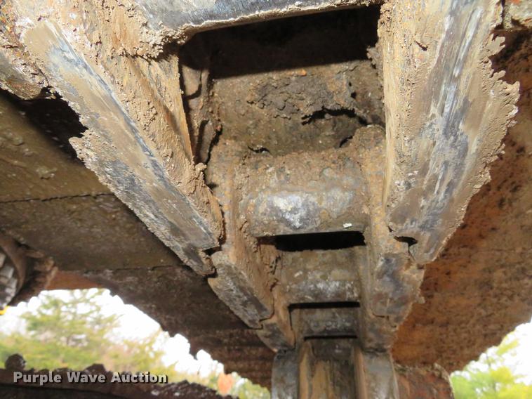 image for item DE5043 2000 New Holland EC450 excavator