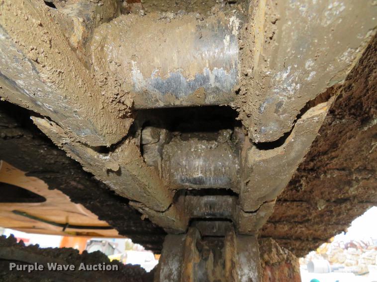 image for item DE5043 2000 New Holland EC450 excavator