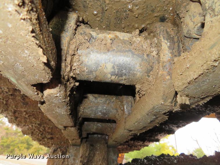 image for item DE5043 2000 New Holland EC450 excavator