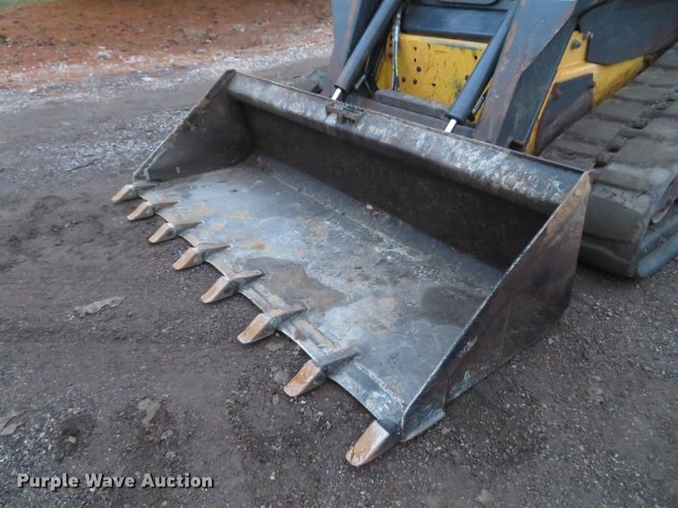 image for item DE5045 2007 New Holland C190 skid steer