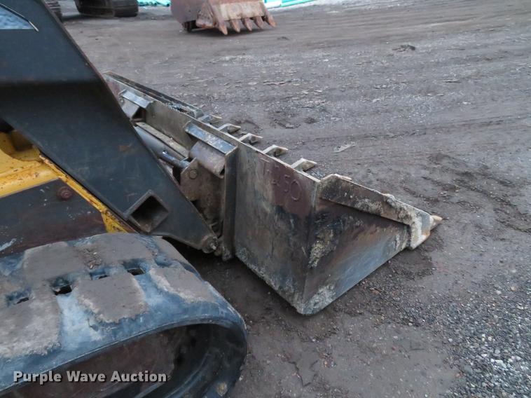 image for item DE5045 2007 New Holland C190 skid steer