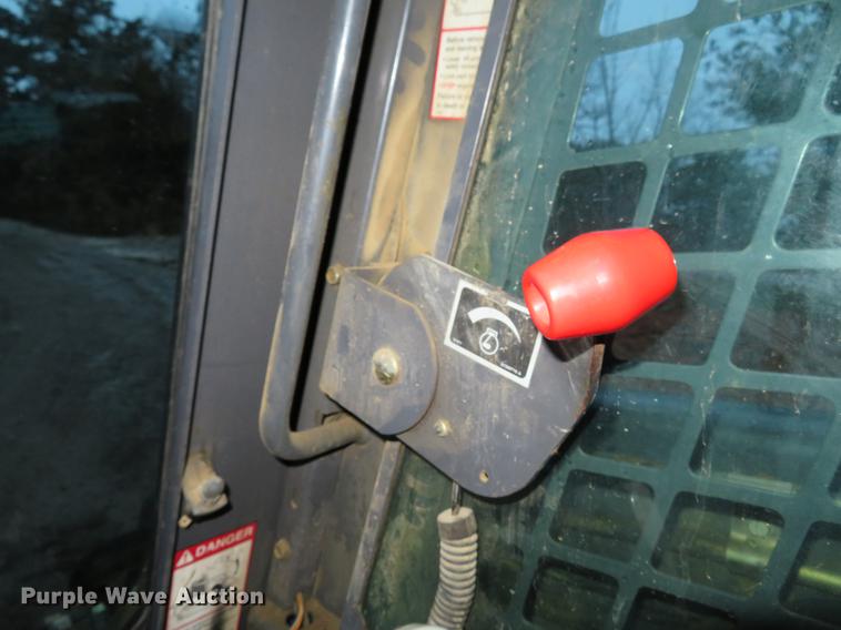 image for item DE5045 2007 New Holland C190 skid steer