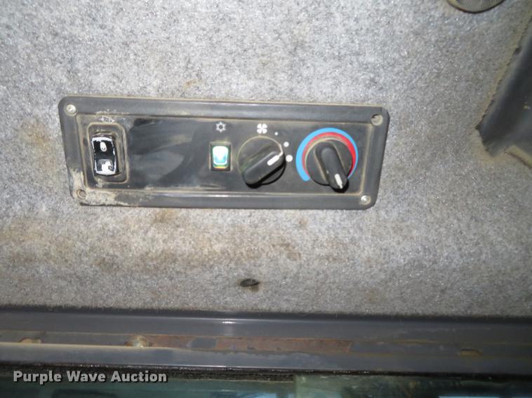 image for item DE5045 2007 New Holland C190 skid steer