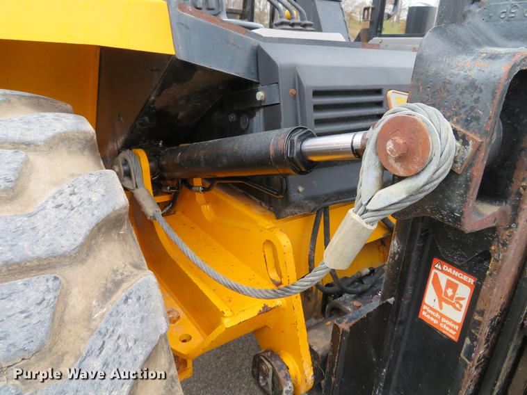 image for item DE5049 2001 JCB 930 forklift