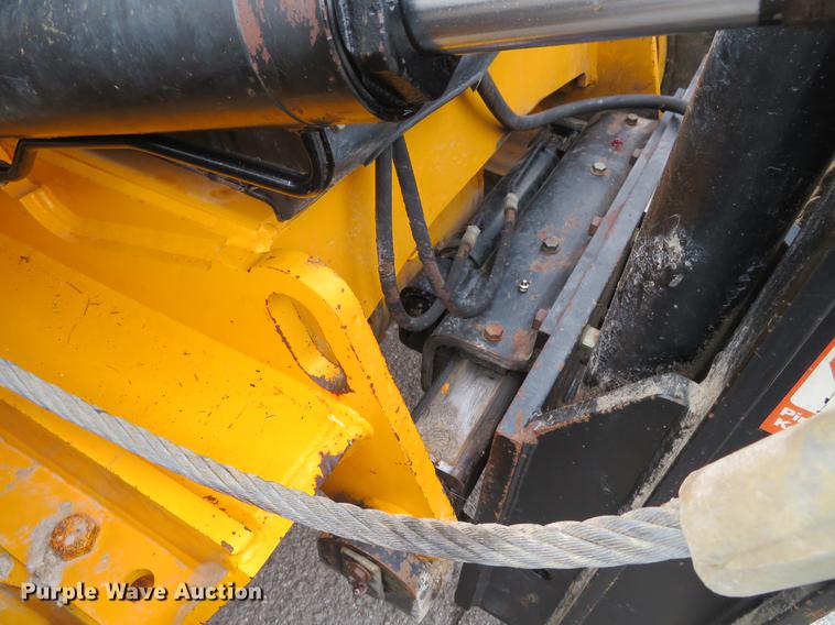 image for item DE5049 2001 JCB 930 forklift