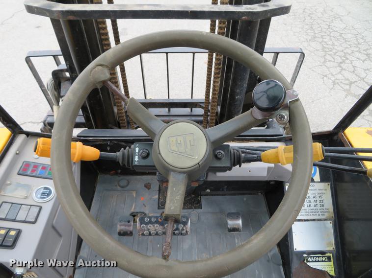 image for item DE5049 2001 JCB 930 forklift