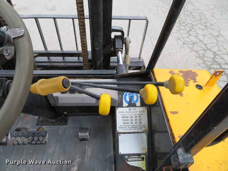 image for item DE5049 2001 JCB 930 forklift