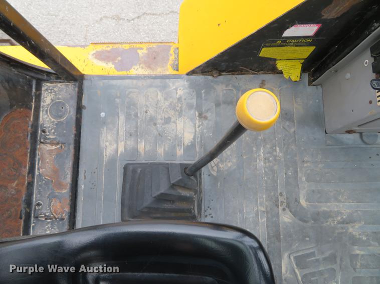 image for item DE5049 2001 JCB 930 forklift