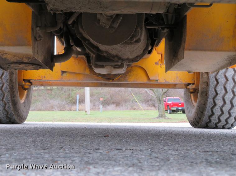 image for item DE5049 2001 JCB 930 forklift