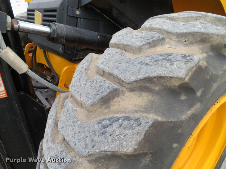 image for item DE5049 2001 JCB 930 forklift