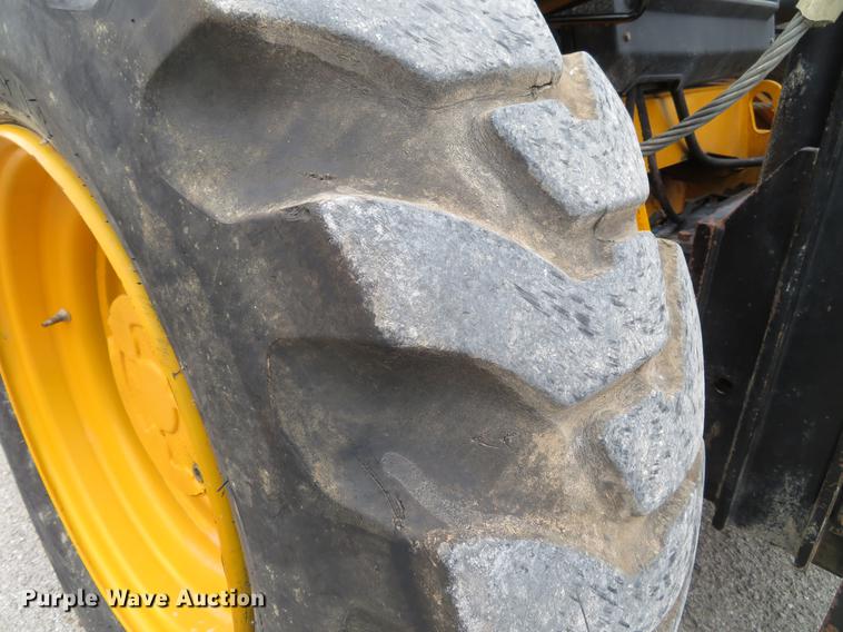 image for item DE5049 2001 JCB 930 forklift