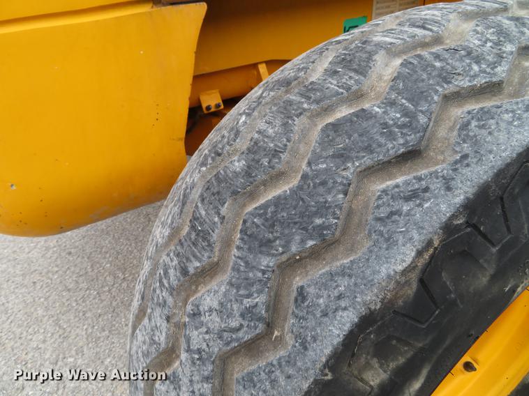 image for item DE5049 2001 JCB 930 forklift