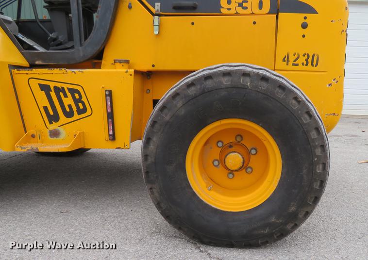 image for item DE5049 2001 JCB 930 forklift