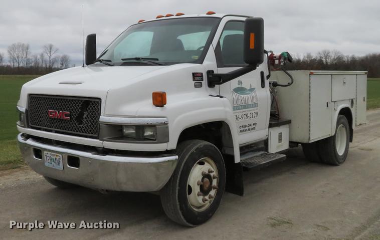 image for item DE5052 2005 GMC C5500 service truck