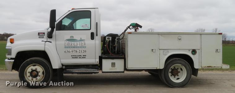 image for item DE5052 2005 GMC C5500 service truck