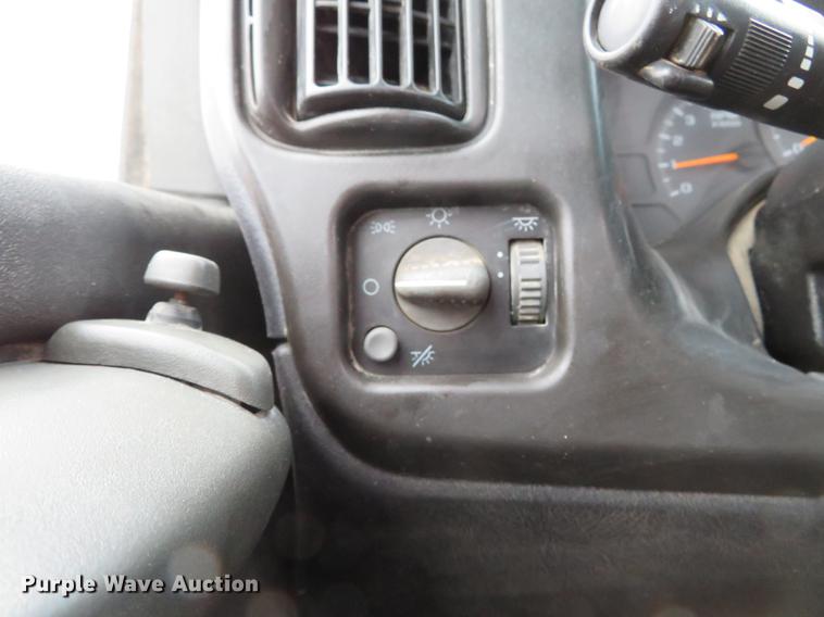 image for item DE5052 2005 GMC C5500 service truck