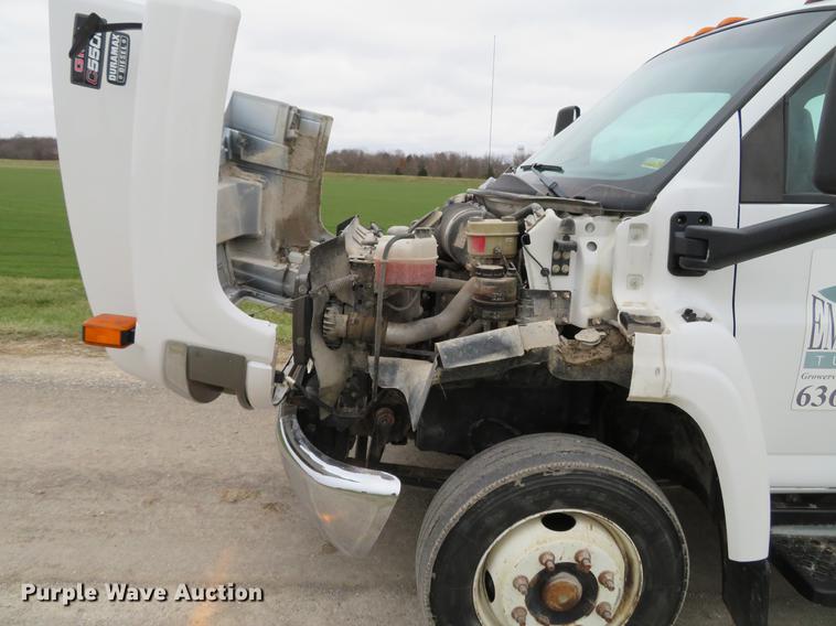 image for item DE5052 2005 GMC C5500 service truck