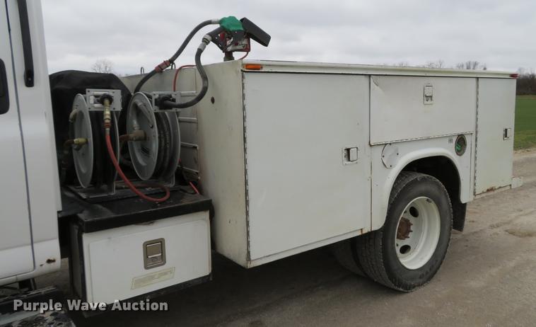image for item DE5052 2005 GMC C5500 service truck