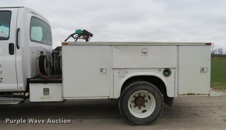 image for item DE5052 2005 GMC C5500 service truck