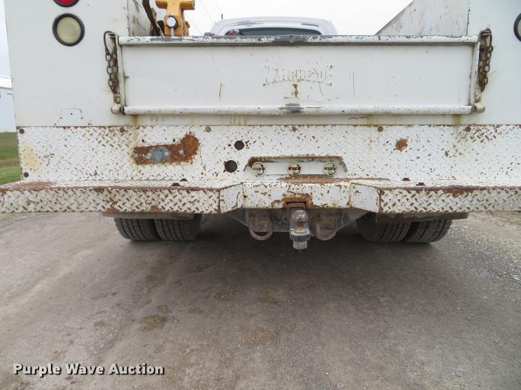 image for item DE5052 2005 GMC C5500 service truck