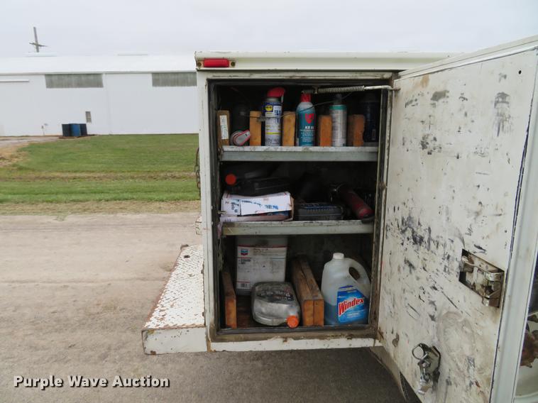 image for item DE5052 2005 GMC C5500 service truck