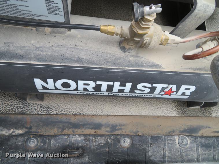 image for item DE5052 2005 GMC C5500 service truck