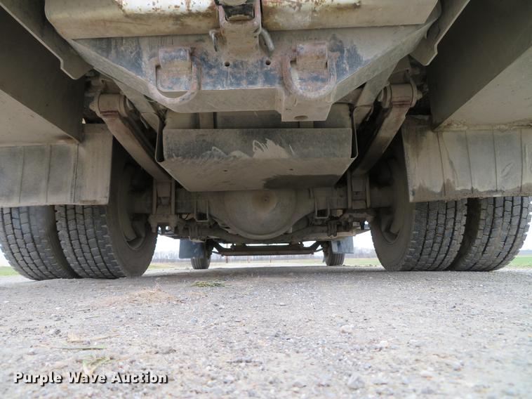 image for item DE5052 2005 GMC C5500 service truck