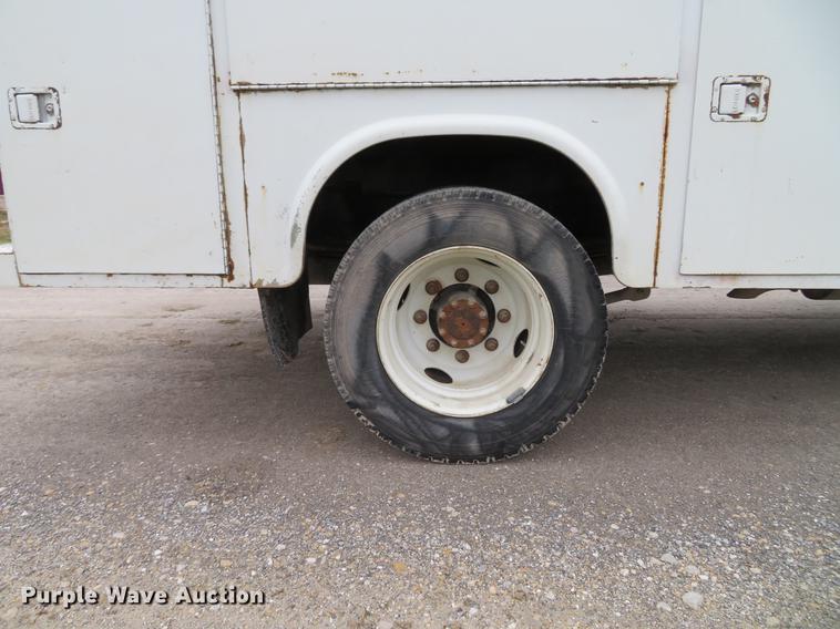 image for item DE5052 2005 GMC C5500 service truck