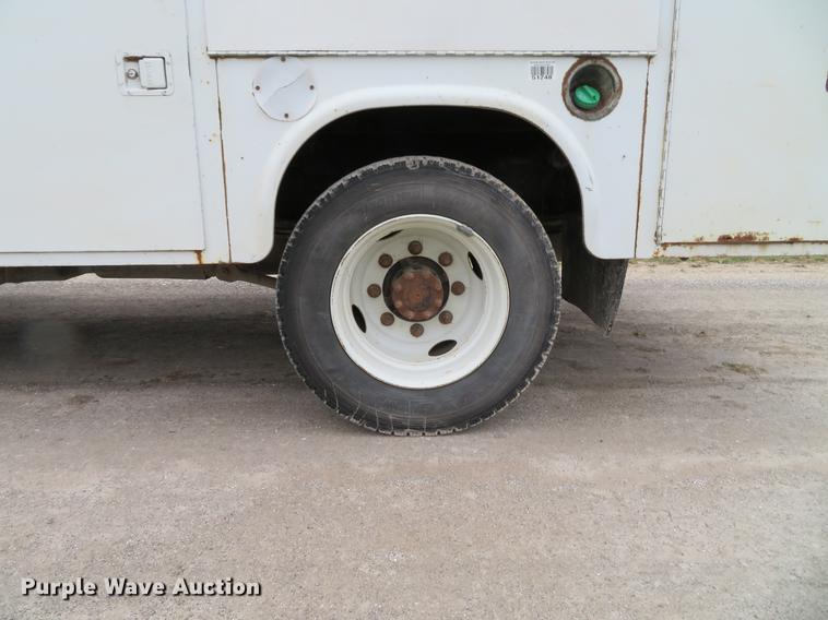 image for item DE5052 2005 GMC C5500 service truck