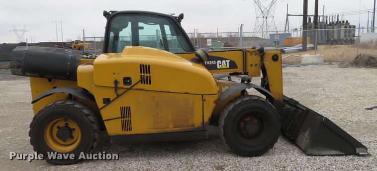 image for item DE5053 2012 Caterpillar TH255 telehandler