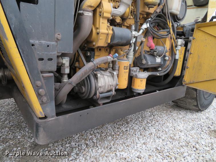 image for item DE5053 2012 Caterpillar TH255 telehandler