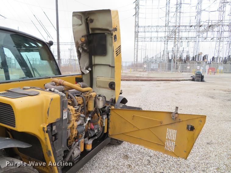 image for item DE5053 2012 Caterpillar TH255 telehandler