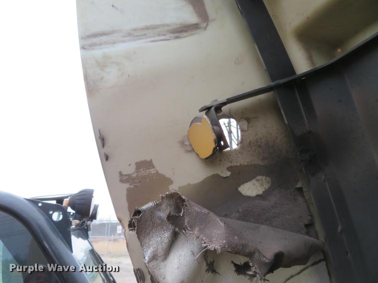 image for item DE5053 2012 Caterpillar TH255 telehandler