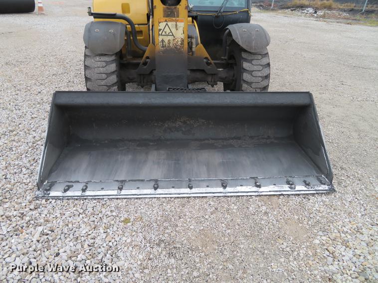 image for item DE5053 2012 Caterpillar TH255 telehandler