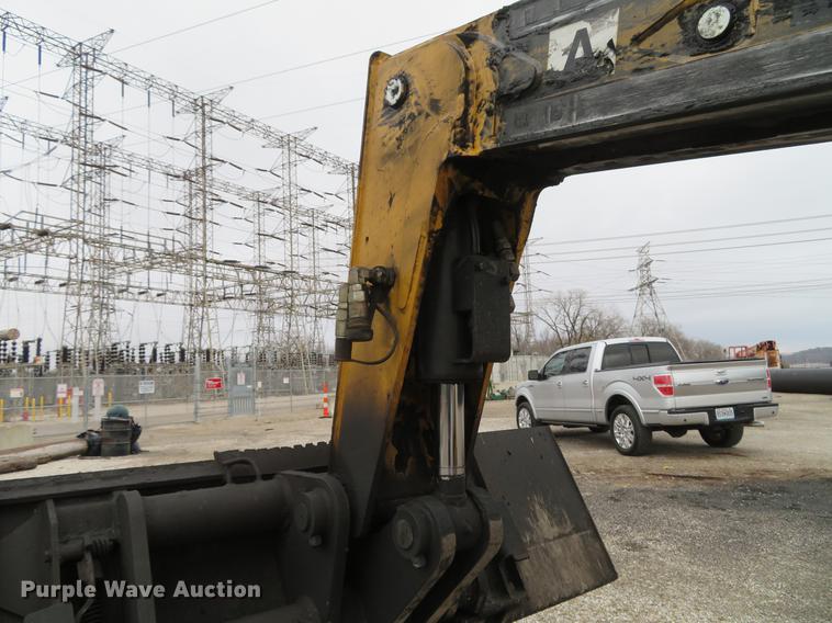 image for item DE5053 2012 Caterpillar TH255 telehandler