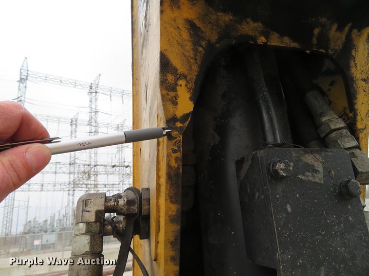 image for item DE5053 2012 Caterpillar TH255 telehandler