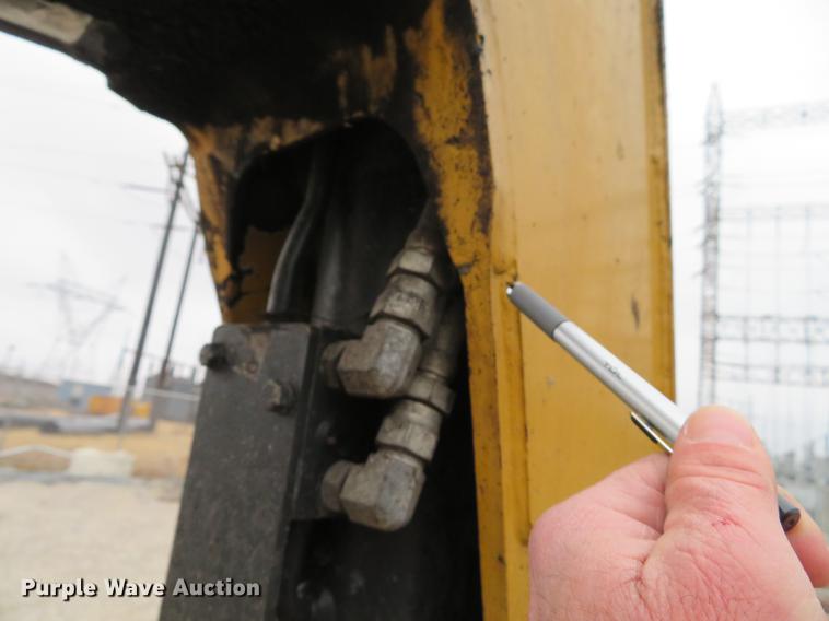 image for item DE5053 2012 Caterpillar TH255 telehandler