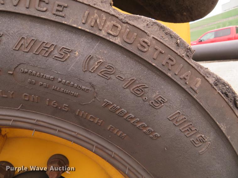 image for item DE5053 2012 Caterpillar TH255 telehandler